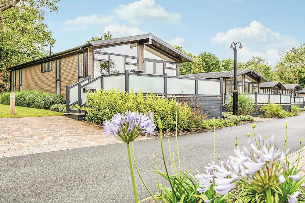 Ryde Ski Chalet | 3 bedroom accommodation in Wootton, Nr Cowes