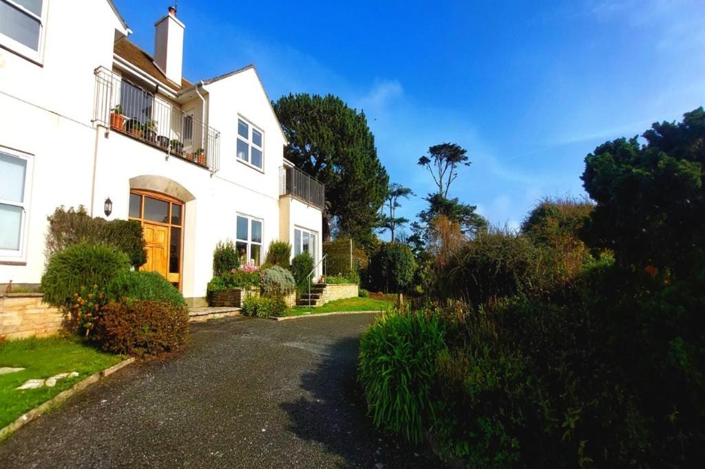 Thurlestone House | 3 Linkside, Thurlestone, South Devon, family home close to the beach