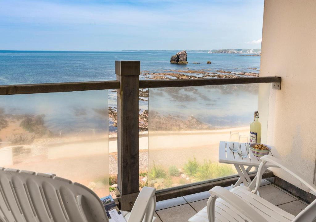 Burgh Island House | 3 Thurlestone Rock