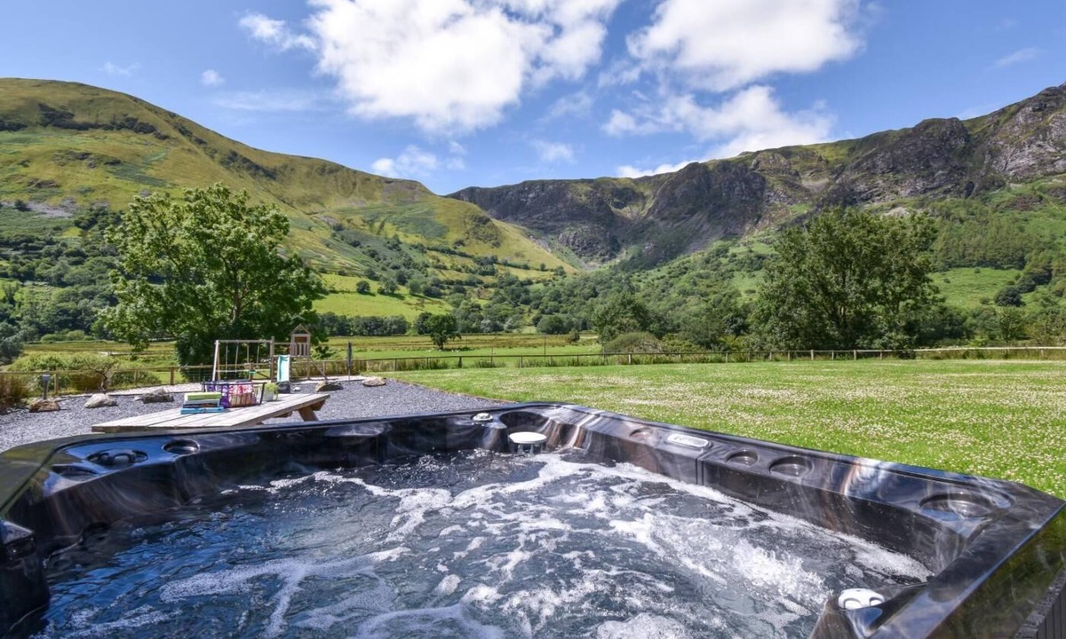 Mawddwy Cottage | 4 Bed in Dinas Mawddwy (oc-bow305)