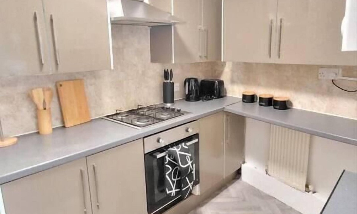 Accrington House | 4-Bed House in Accrington