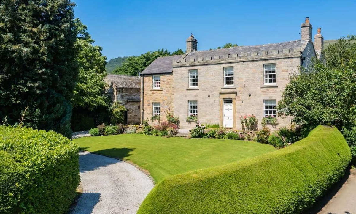 Peak District National Park Cottage | 4 Bed in Castleton (oc-s36311)