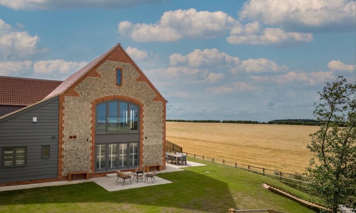 Docking Cottage | 4 Bed in Docking (oc-s27413)