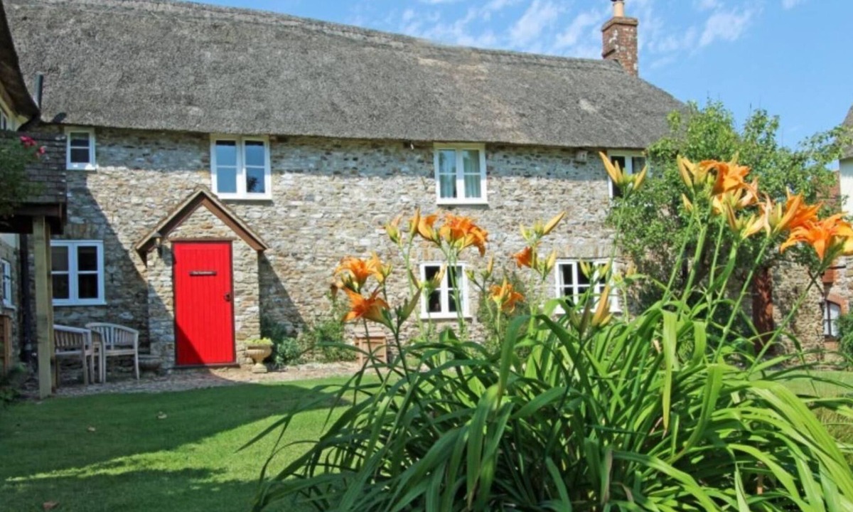 Honiton Cottage | 4 Bed in Honiton (oc-o32661)