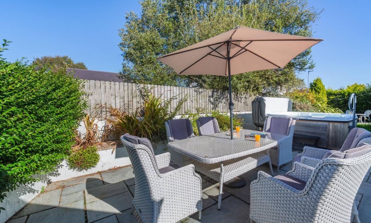 Llanbedrog Cottage | 4 Bed in Llanbedrog (oc-e33453)