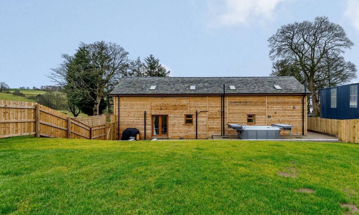 Caersws Cottage | 4 Bed in Llandrindod Wells (oc-86118)