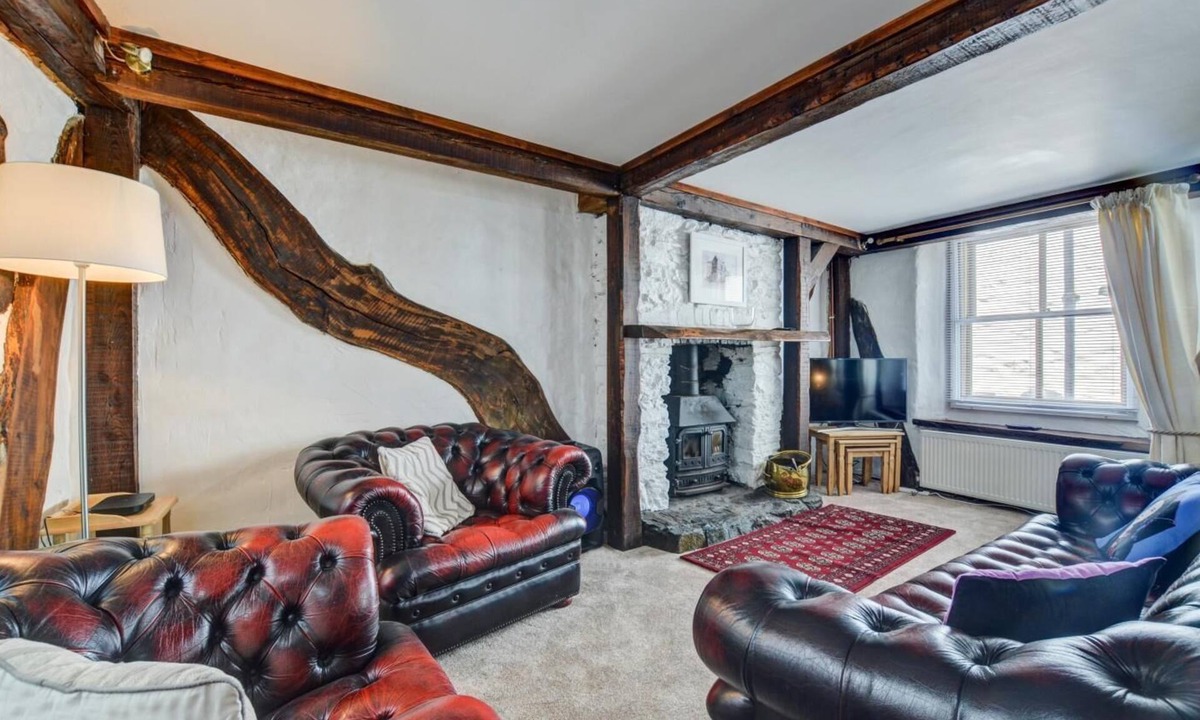 Looe Cottage | 4 Bed in Looe (oc-l30047)
