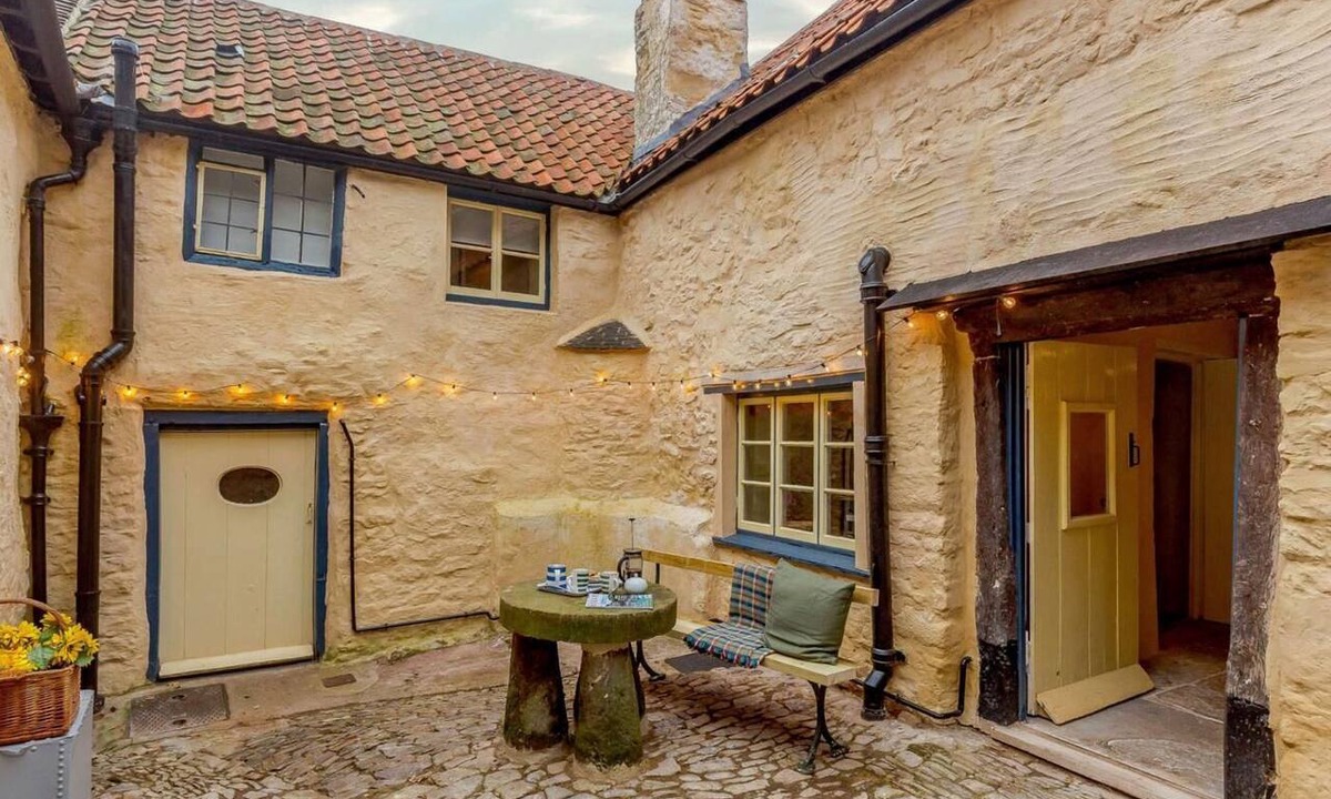 Dunster Cottage | 4 Bed in Minehead (oc-90504)