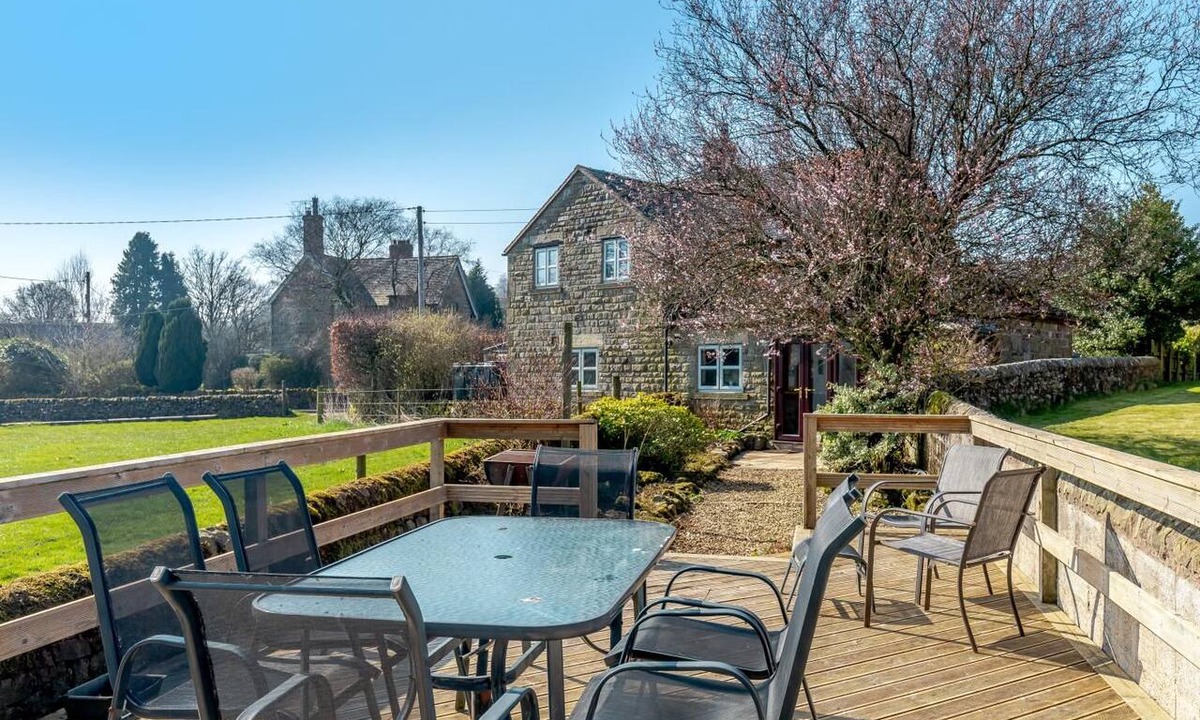 Leek Cottage | 4 Bed in Onecote (oc-b31731)