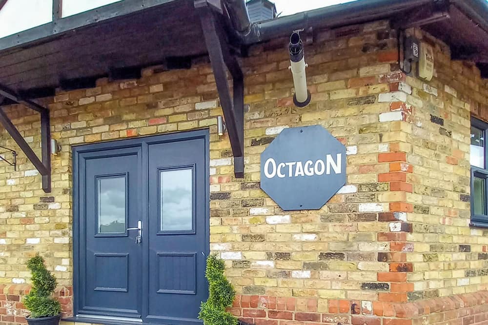 Langworth Ski Chalet | 4 bedroom accommodation in Langworth