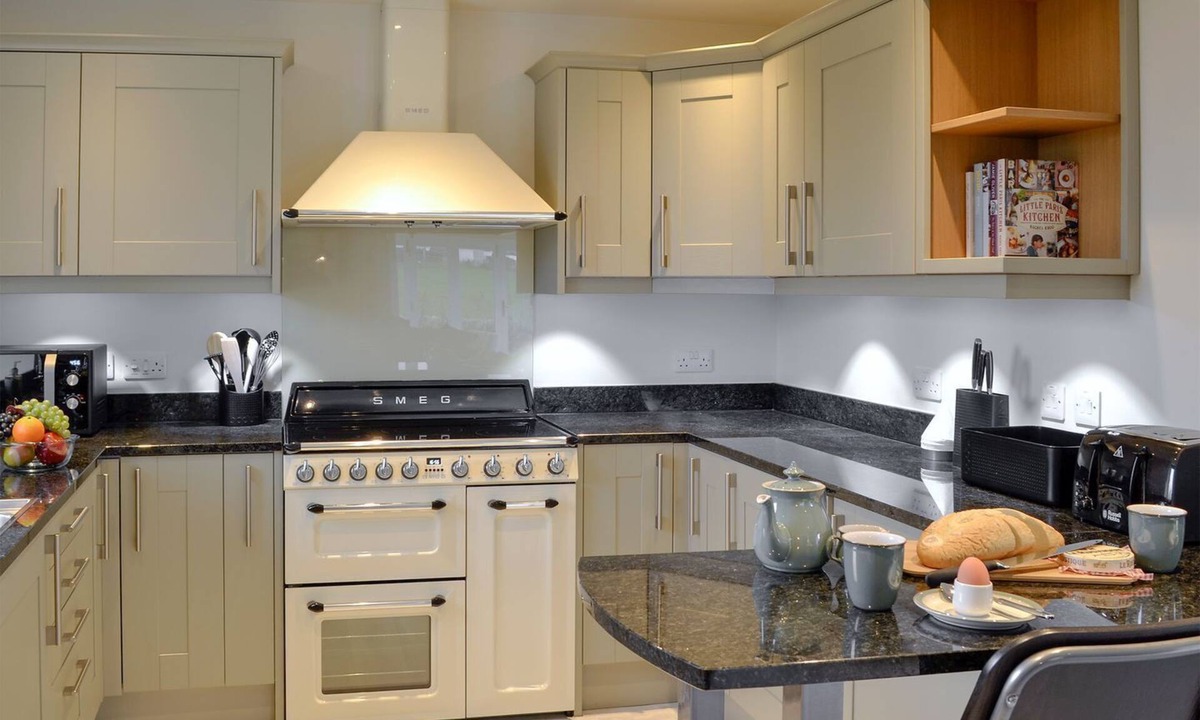 Newbridge Cottage | 4 bedroom accommodation in Crocketford, near Castle Douglas