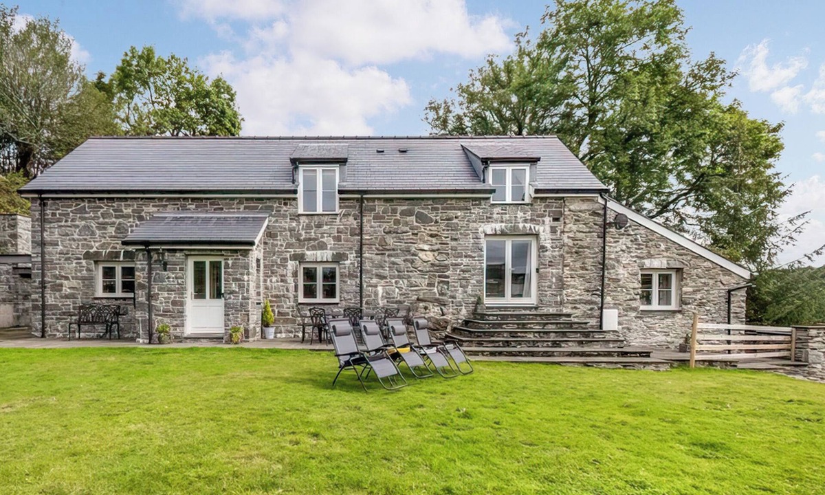 Betws Gwerfil Goch Cottage | 4 bedroom accommodation in Corwen