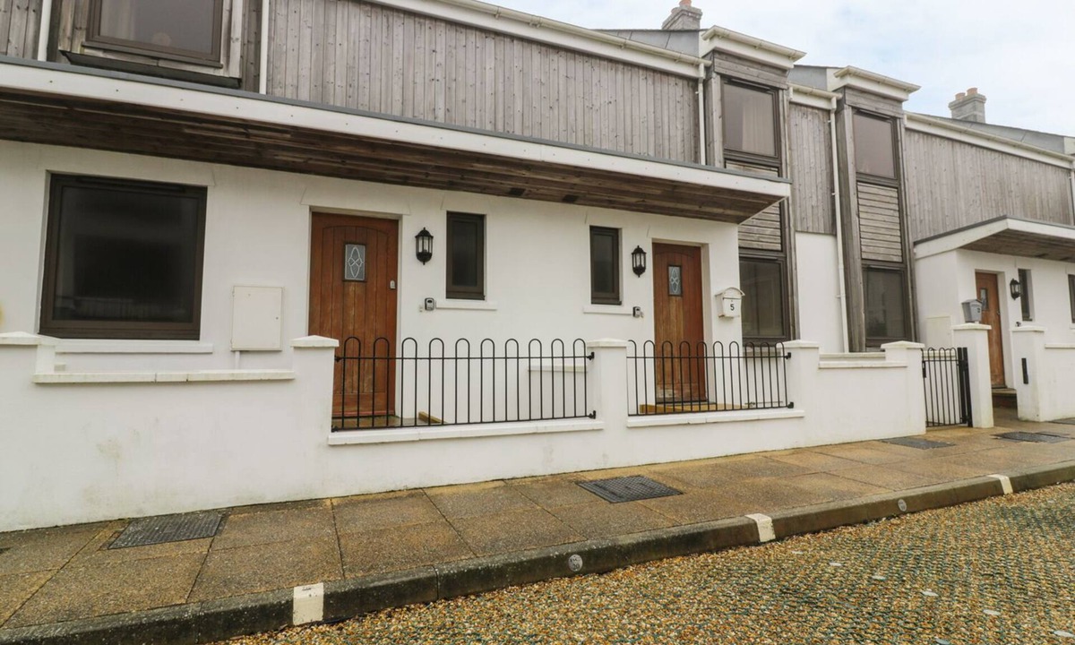 Newquay Cottage | 4 Bredon Court