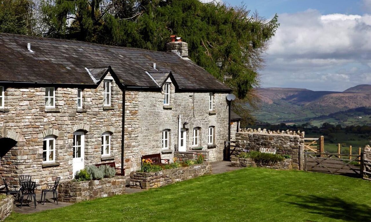 Llangattock Cottage | 5 Bed in Crickhowell (oc-bn365)