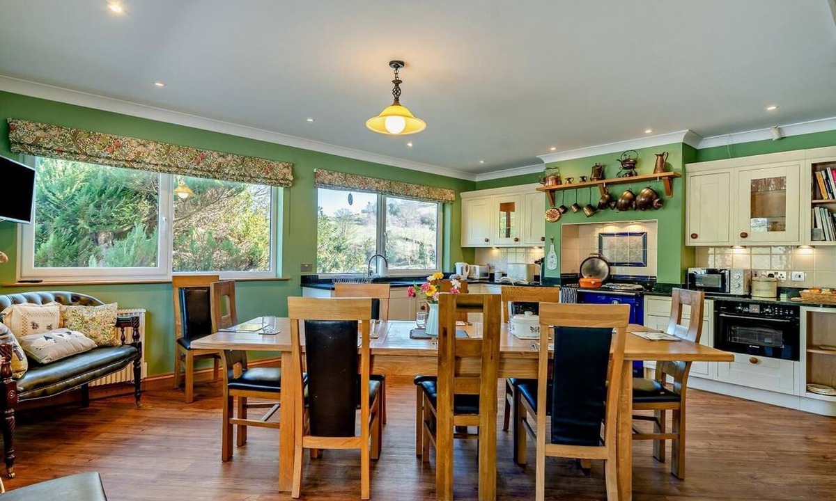 High Newton Cottage | 5 Bed in Grange-over-sands (oc-95876)