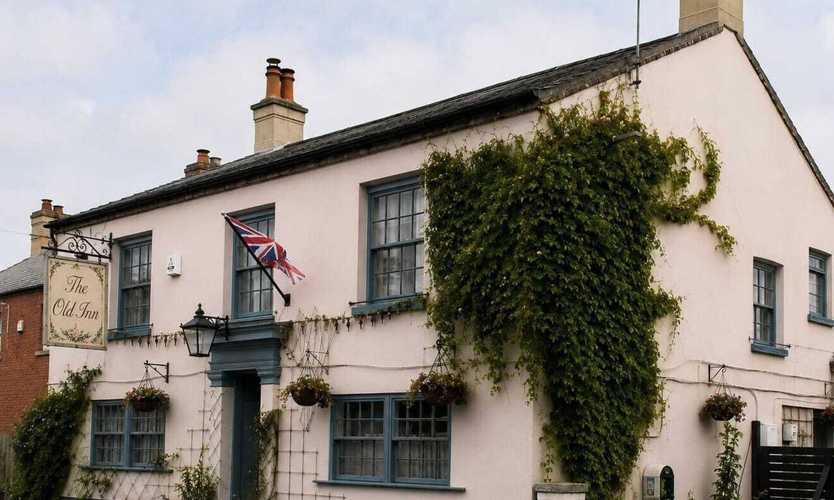 Spilsby Cottage | 5 Bed in Hundleby (oc-o44769)