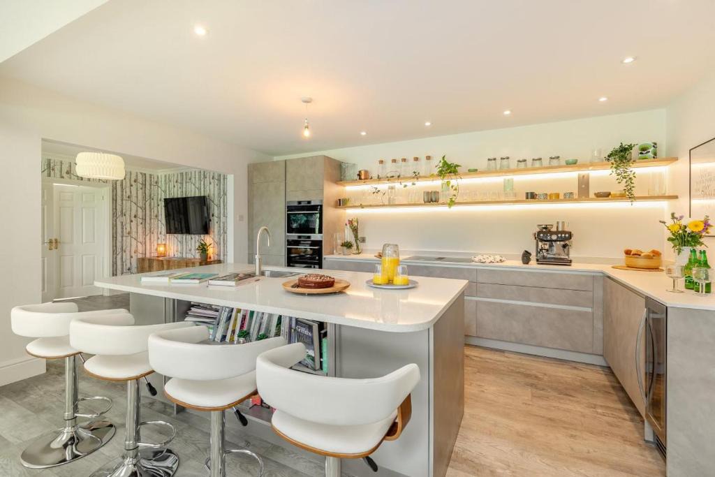 Mitchell House | 5 Bed in Mitchell oc-c28801
