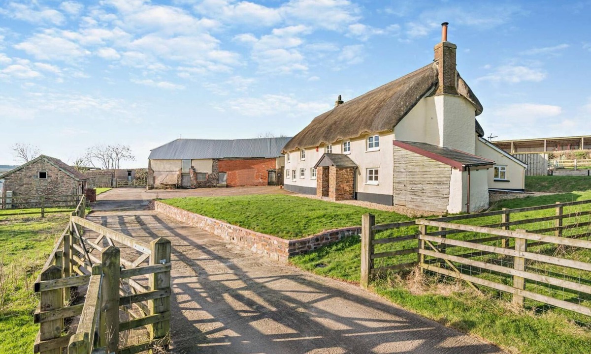 Tiverton Cottage | 5 Bed in Templeton (oc-p28390)