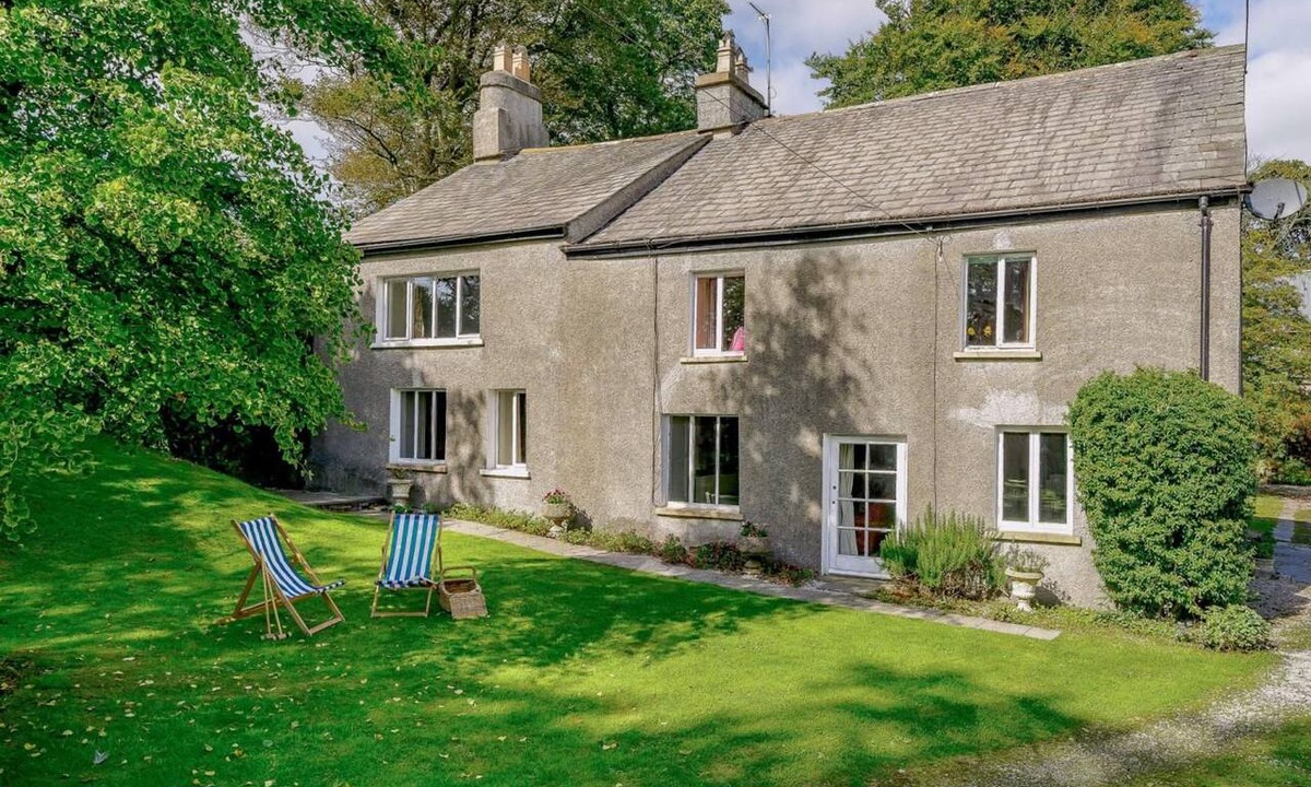 Ulverston Cottage | 5 Bed in Ulverston (oc-sz587)