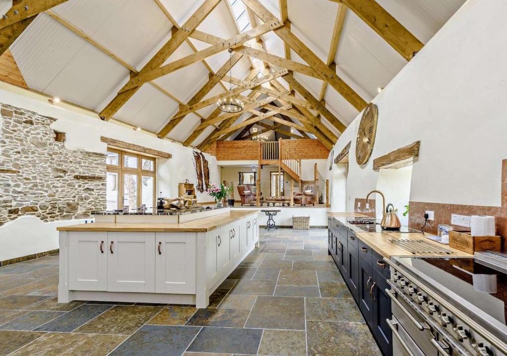 Torrington House | 6 Bed in Torrington oc-81519