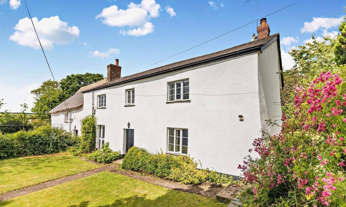 Broadwoodkelly Cottage | 6 Bed in Winkleigh (oc-furfa)