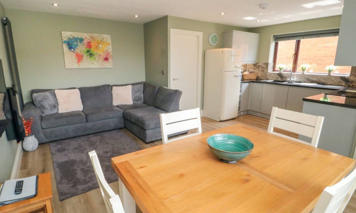 Ampleforth Cottage | 6 Fairfax Close in Ampleforth.
