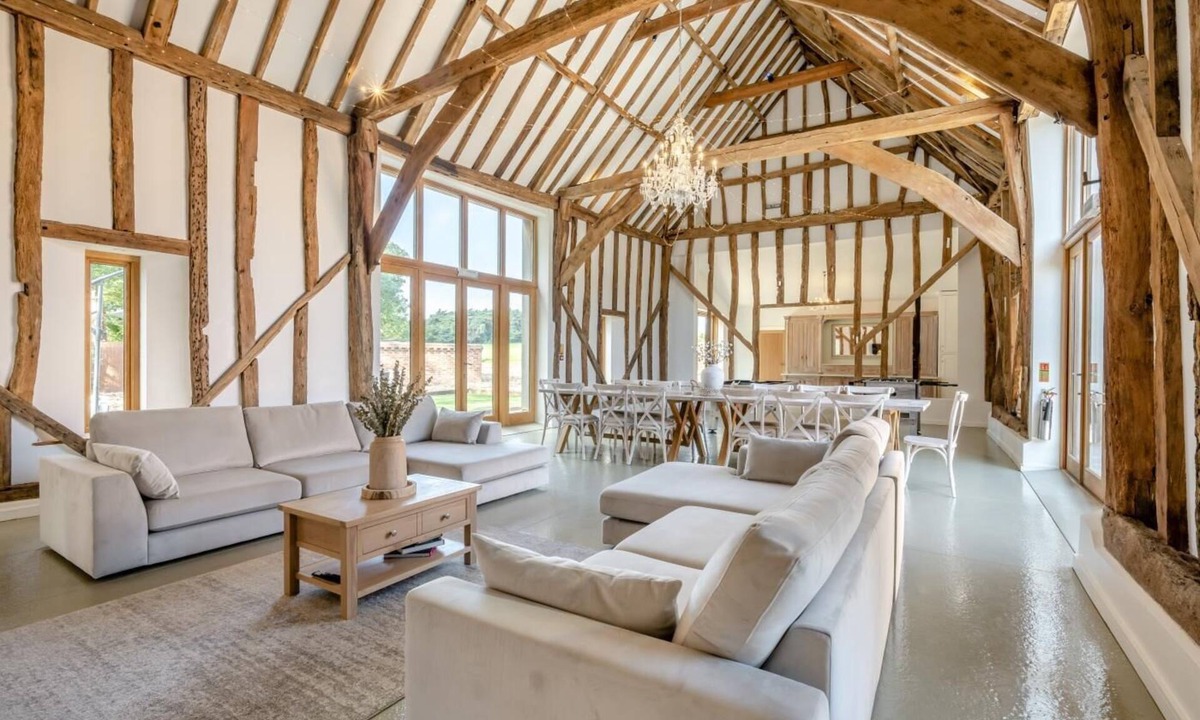 Beccles Cottage | 7 Bed in Ellough (oc-g33283)