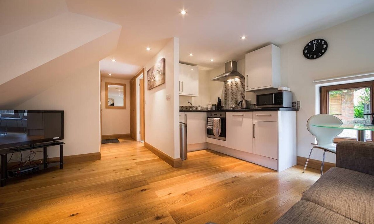 Didcot Apartment | 7b Ashbrook Mews Summ