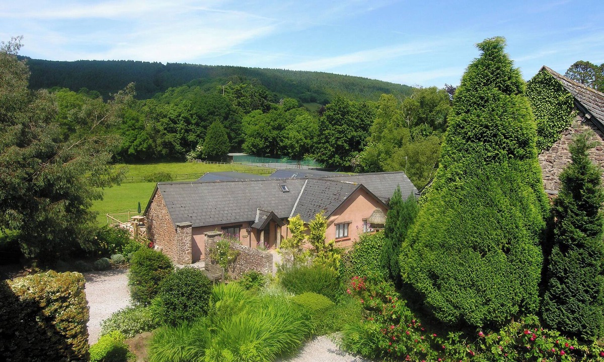Minehead Cottage | 8 bedroom accommodation in Timberscombe, near Minehead