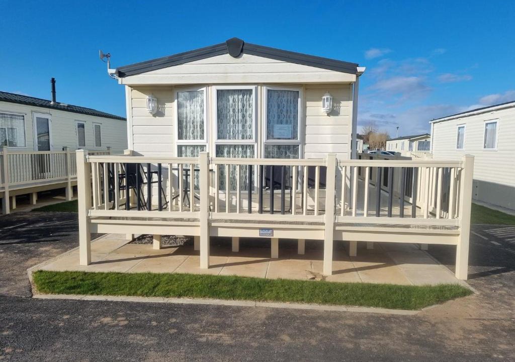 Chapel Saint Leonards Apartment | 8 BERTH DELUXE CARAVAN Pg156 GOLDEN PALM CHAPEL ST LEONARDS