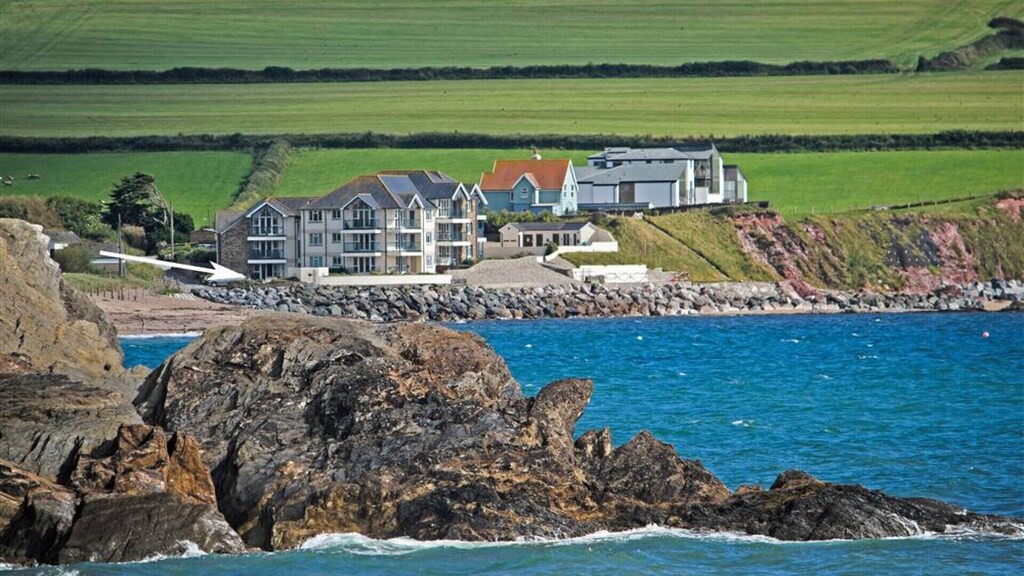 Burgh Island House | 8 Thurlestone Rock - Three Bedroom House, Sleeps 6