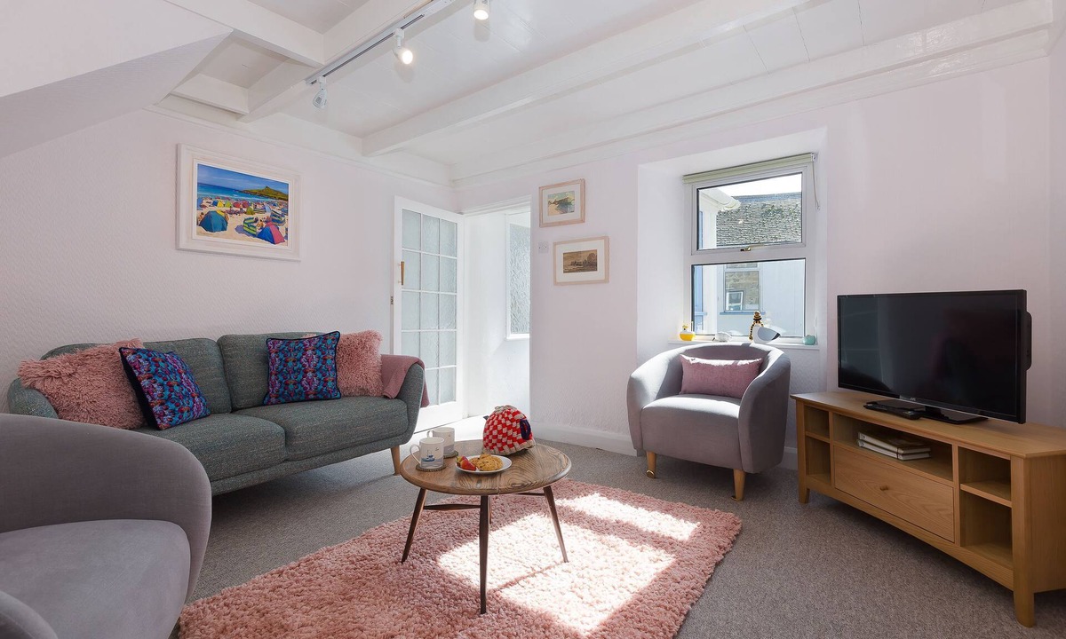 St Ives Cottage | 85 Back Road East, Downalong, St Ives – Sleeps 4 – Courtyard - Fisherman’s Cottage