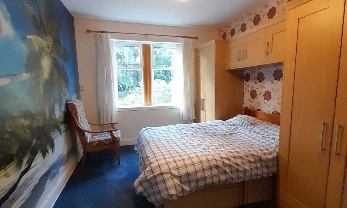 Dumfries Apartment | A 2 bed flat in clentral Dumfries, excellent walkability to all amenities.