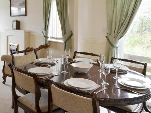Holsworthy House | Acacia