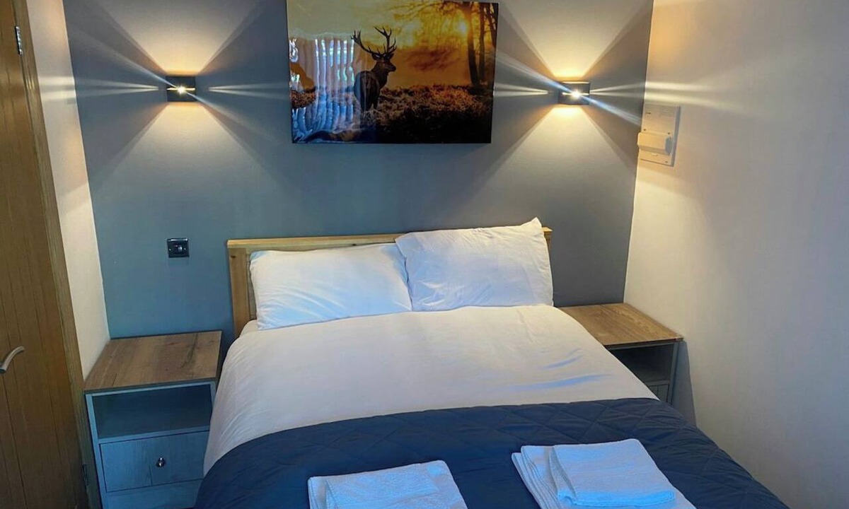 Weston on Trent Apartment | Accessible Double Studio | Near CBS Arena (Kitchenete