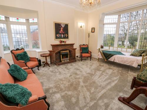 Saddleworth House | Akila