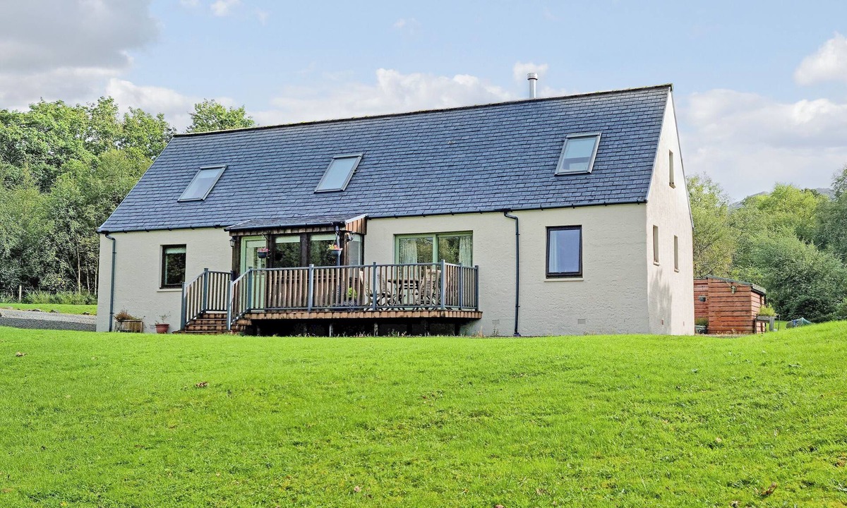 Strathcarron Cottage | Allt Beag (Little Streams)