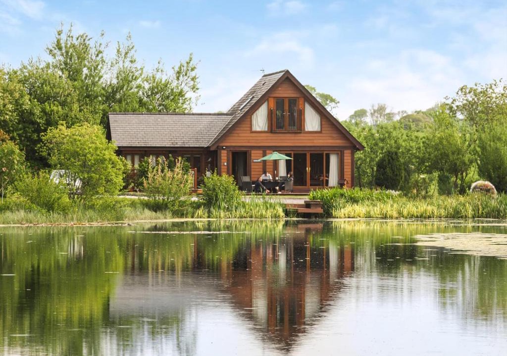 Menai Bridge Resort | Anglesey Lakeside Lodges