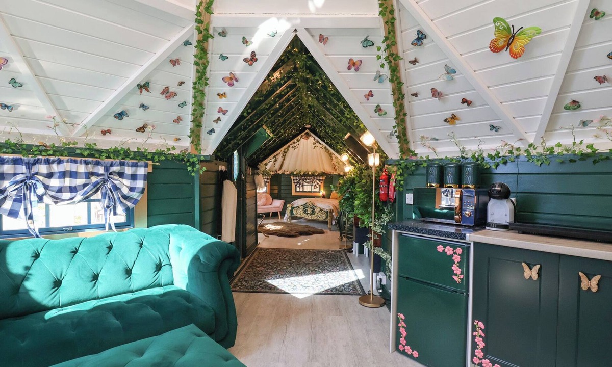 Dolphin Cottage | Applejacks Orchard