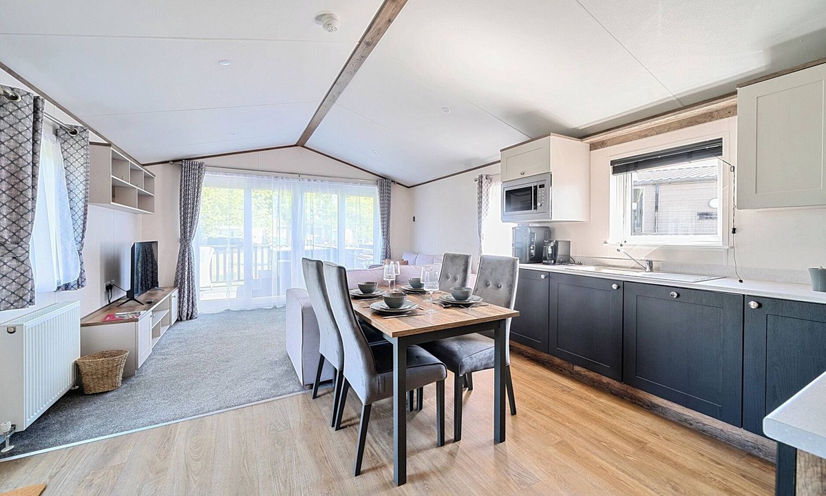 Great Houghton Cottage | Aquadrome Abode - Billing Aquadrome