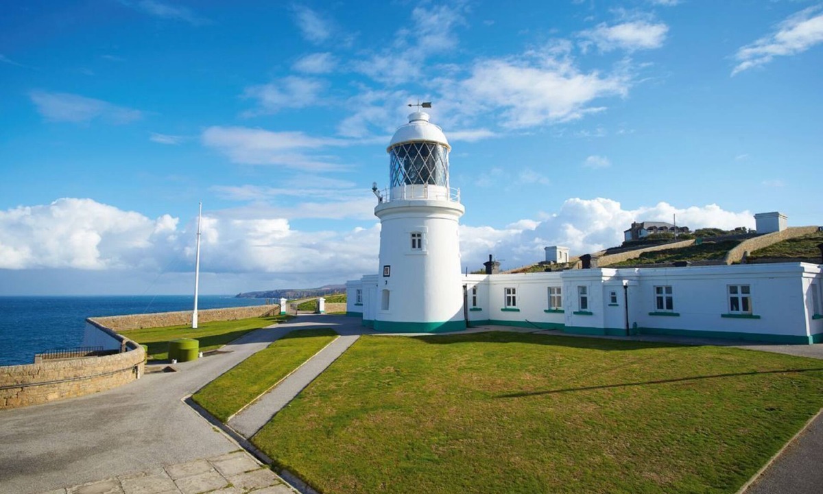 Penzance Cottage | Argus Cottage situated on the Pendeen Lighthouse site, on a majestic granite headland for 3 guests.