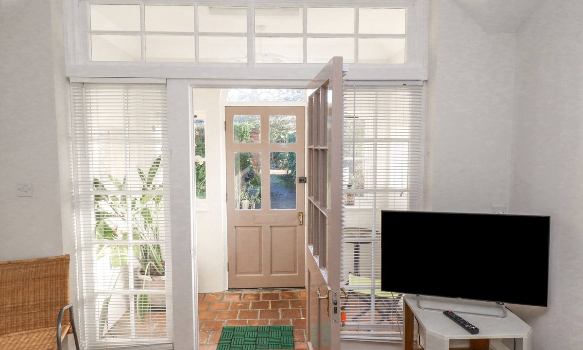 Holton Le Clay Cottage | Ashfield Studio