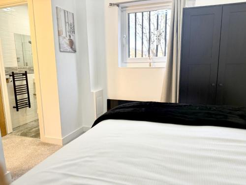 Custom House House | Auracasa Monarch Suites