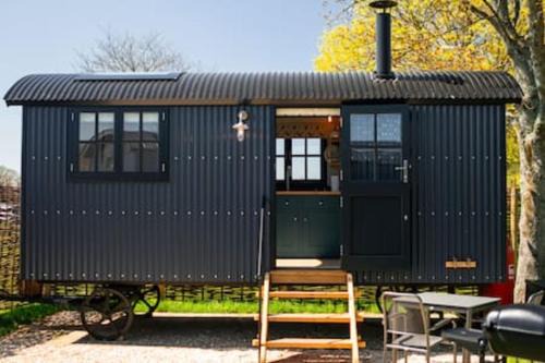 Wimborne Other | Baa One Shepherds Hut with Park Facilities