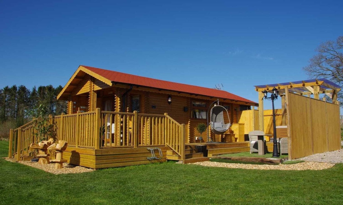 Welsh Frankton Cabin | Balmoral Studio Lodge 2 Birth Log Cabin With Lake Views & Private Hot Tub