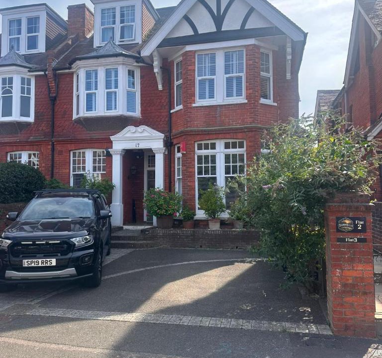 Eastbourne Apartment | Barbarella
