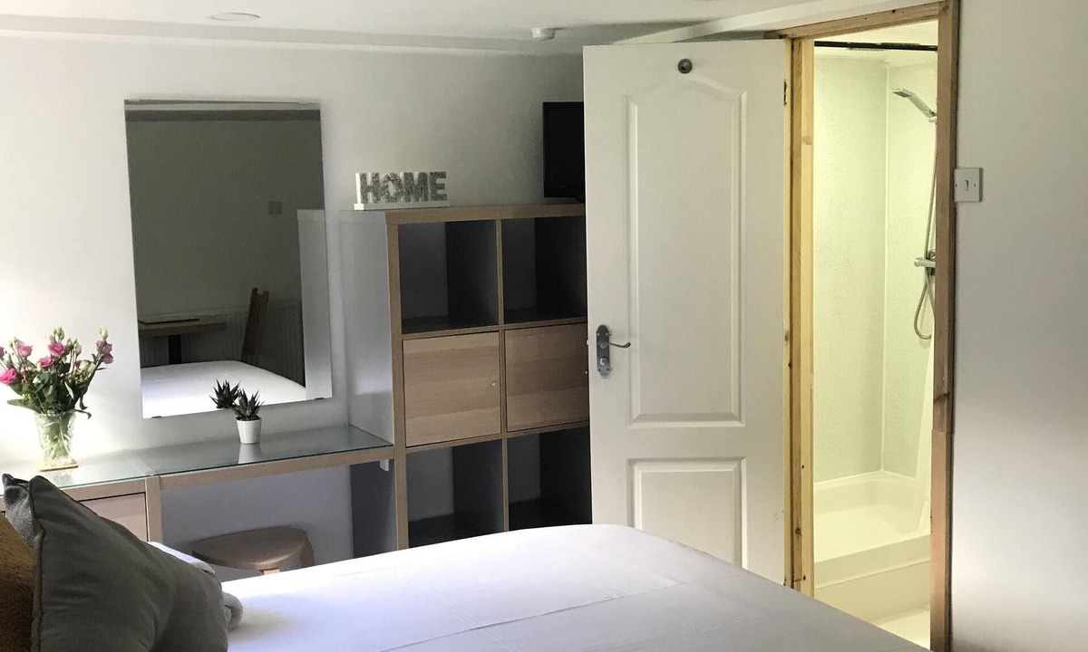 Pancrasweek Bed & Breakfast | Barton Gate Farm Guesthouse