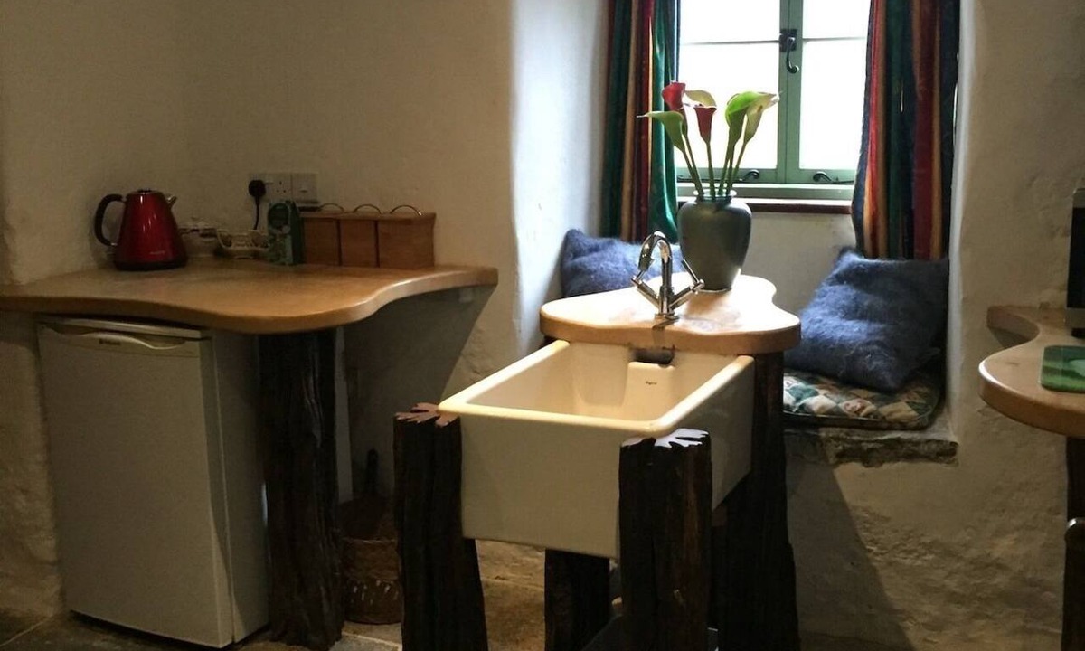 Compton Martin House | Basement Flat with underfloor heating