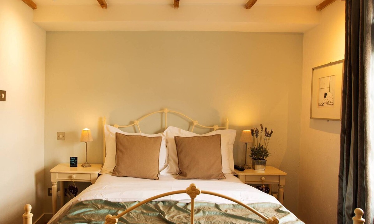Chard Bed & Breakfast | Bath House Hotel