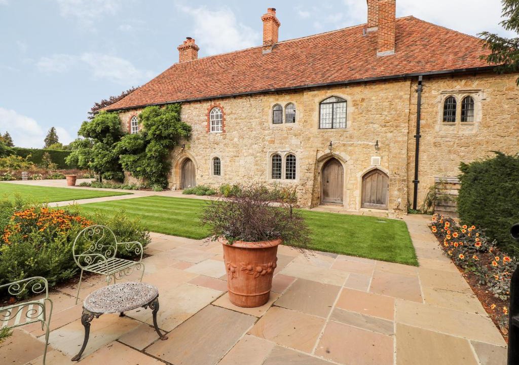 Maidstone House | Battel Hall